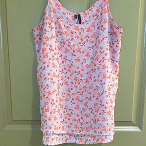 Maurices size medium grey Pink Floral Tank Top